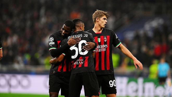 中超战报：加布里埃尔一击制胜，上海海港1-0大连英博夺冠（加布里埃尔建功，上海海港1-0大连英博问鼎中超）